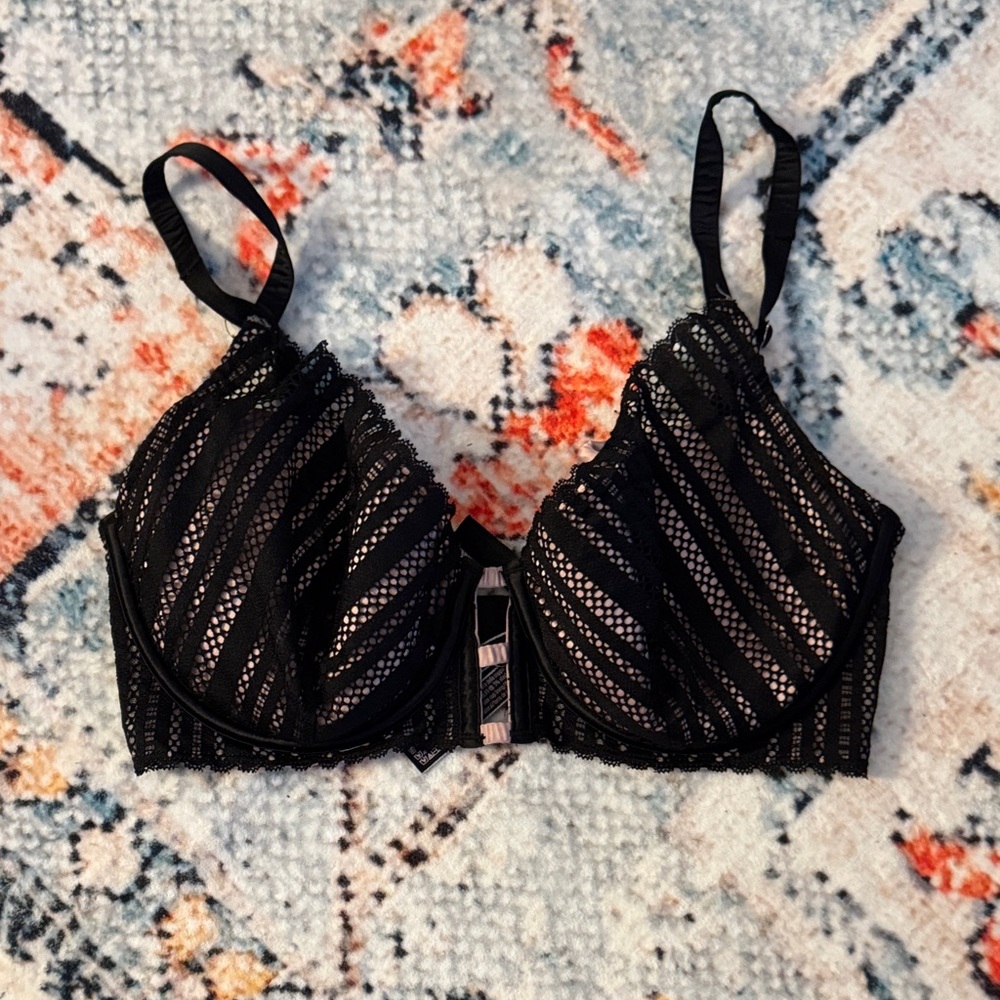 Victoria’s Secret Very Sexy Black and Pink Plunge Bra 34DD